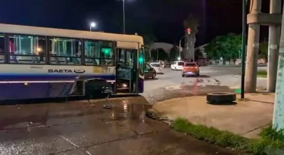 Un colectivo perdió una rueda durante su recorrido