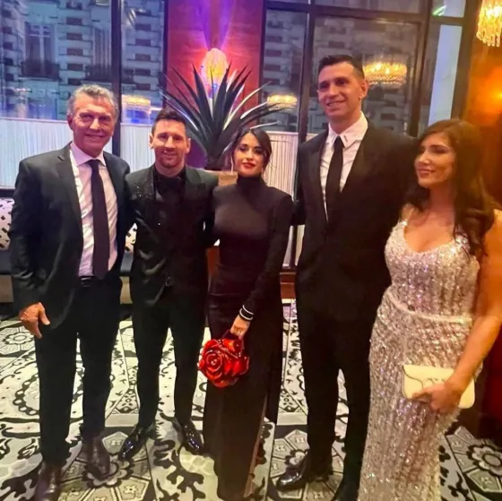 Macri y la codiciada foto con Messi y el Dibu Martínez