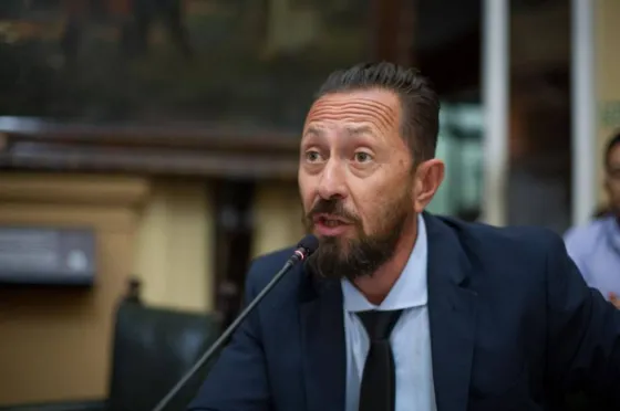 Adrián Valenzuela: “estoy convencido que el camino es Sáenz y Bettina”