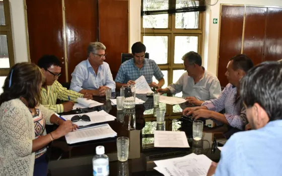 El Gobierno y la Administración Pública acordaron un aumento salarial hasta abril