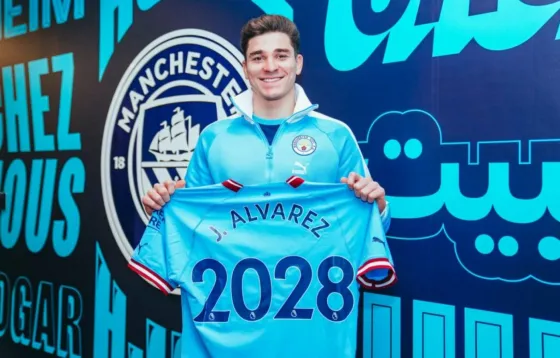 Julián Álvarez renovó su contrato con el Manchester City
