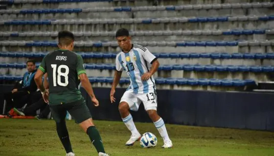 Argentina le ganó a Bolivia y lidera con puntaje perfecto