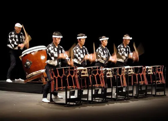 ¿Con ganas de aprender percusión japonesa?