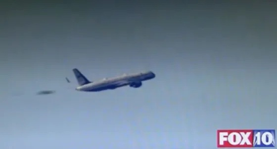 Aseguran que un OVNI escoltó el avión de Donald Trump