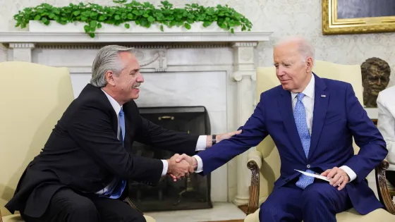 Apoyado por Biden, el gobierno negocia reformular todo el programa con el FMI