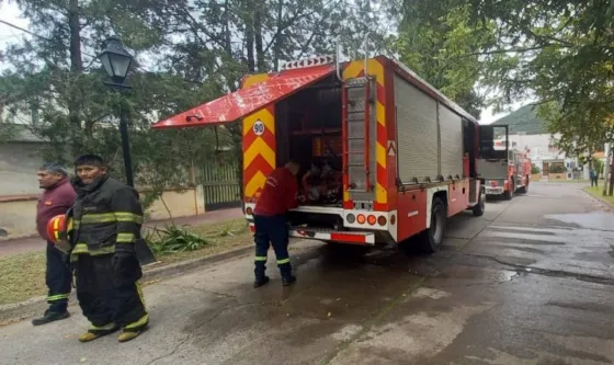 Bomberos sofocaron un incendio en una vivienda de Tres Cerritos