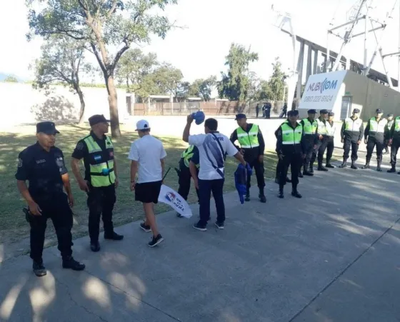 Operativo de seguridad por el clásico en el Martearena