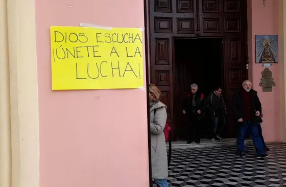 El Arzobispado denunció a las mujeres encadenadas en la Catedral