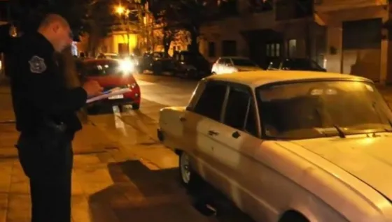 Conmoción por la muerte de un hombre en un auto