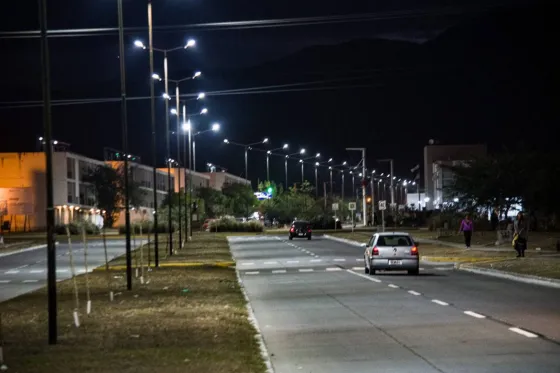 Colocaron nuevas luces LED en barrio El Huaico