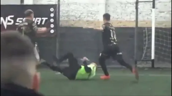 Se suicidó el joven que le dio una patada en la cabeza a un árbitro en un partido amateur