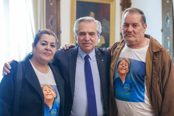 Alberto Fernández recibió a la familia de Lucio Dupuy en la Casa Rosada