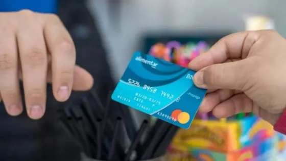 Oficializan el refuerzo de la Tarjeta Alimentar: cómo se pagará