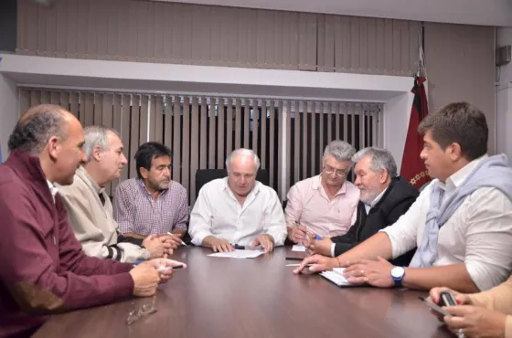 El Gobierno acordó con los gremios docentes un aumento del 15%