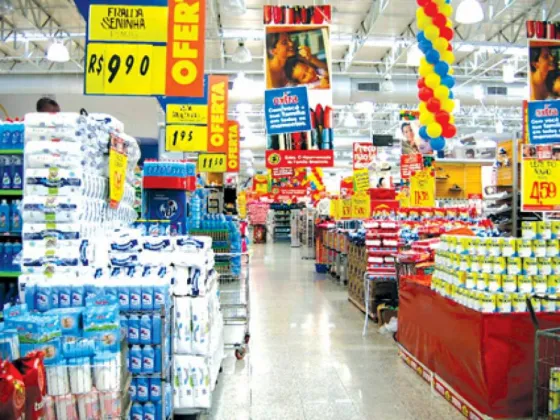 Los supermercados cerrarán sus puertas a las 14 por el Milagro