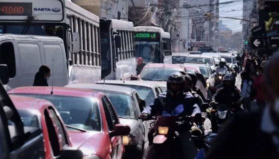 La AMT multará a plataformas digitales que coordinen viajes en vehículos