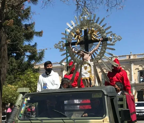 Las imágenes peregrinas del Milagro vuelven a recorrer barrios de la ciudad