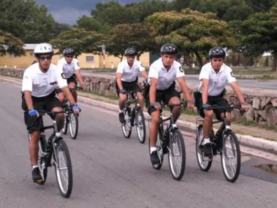 Policías bicivoladores detuvieron a dos motochorros