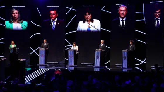 Cruces y fuertes réplicas en el primer debate entre candidatos presidenciales