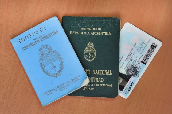 Filtran fotos de los DNI de los famosos