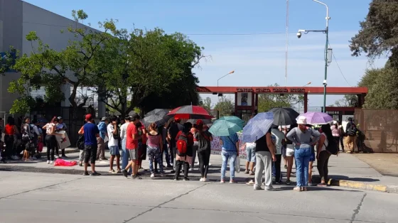 Vecinos de zona este reclaman en Grand Bourg por obras básicas en sus barrios