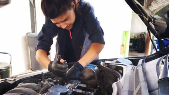 Reinas al volante: capacitarán a mujeres conductoras