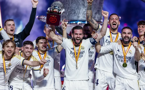 Real Madrid goleó al Barcelona y ganó la Supercopa española
