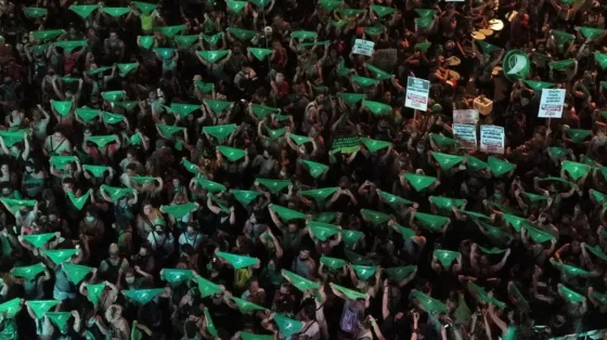 El Gobierno planteó la posibilidad de que se vuelva a debatir la ley del aborto legal