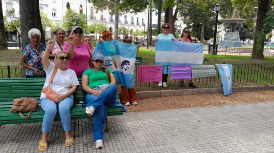 Municipales de Pichanal se encuentran en Salta reclamando por despidos