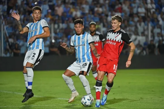 River no pudo con Atlético en Tucumán