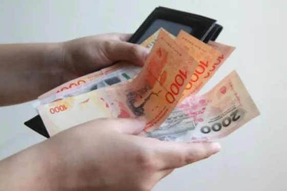 Sube el salario mínimo a $180.000 en febrero y $202.800 desde marzo