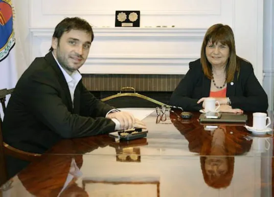 Bullrich dijo que Torres le adelantó que iba a "cortar el petróleo"