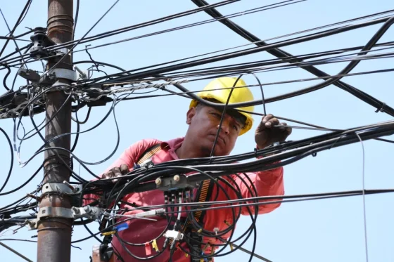 Avanza el operativo de despeje de cables en desuso