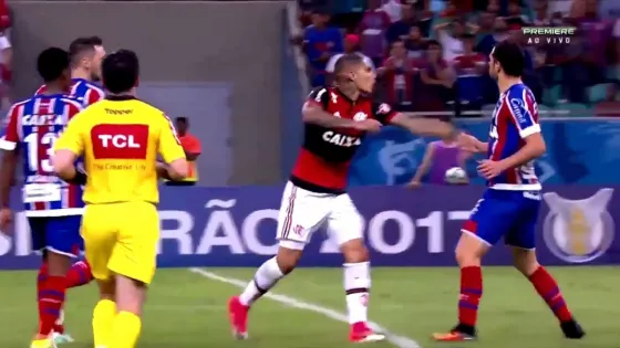 Mirá el video de la peor simulación de la historia del fútbol