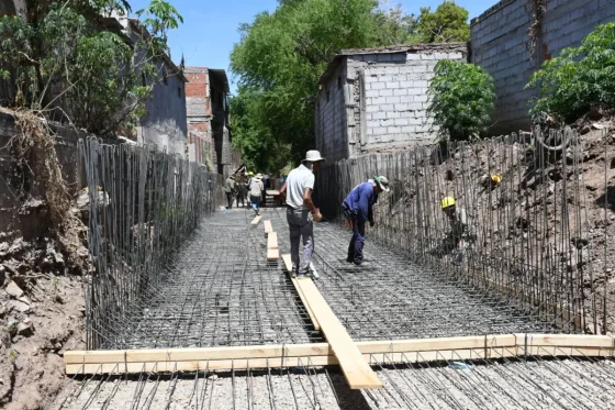 Canal Tinkunaku: inició la obra de revestimiento