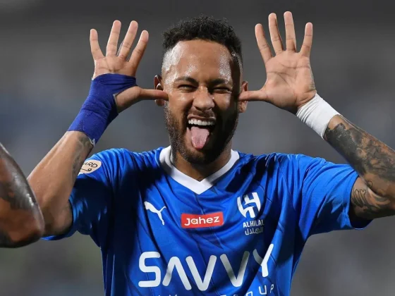 Neymar vuelve a las canchas un año después de su lesión