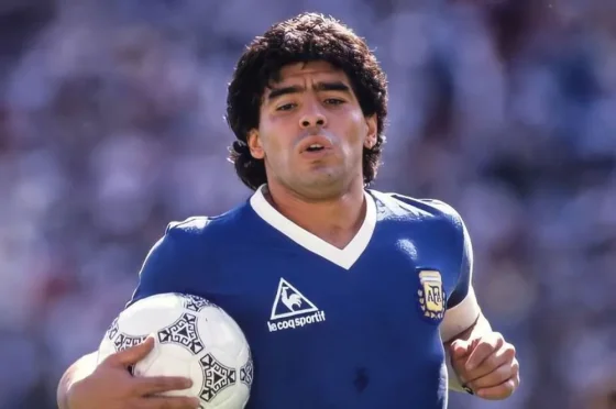 A 64 años del nacimiento de Maradona