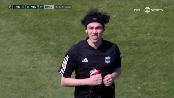 Empate entre Riestra y Vélez con el polémico debut de Spreen