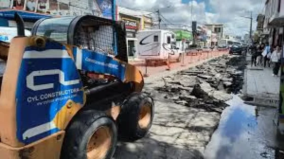 Ejecutan tareas de hormigonado en calle Pellegrini