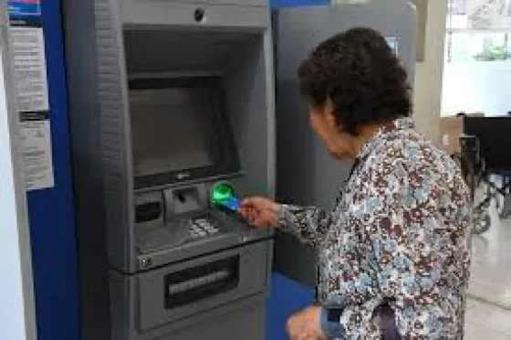 ‘Bancarizate’: la propuesta para que los adultos mayores aprendan herramientas financieras