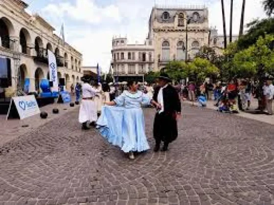 Este viernes habrá Peña Folclórica en la plazoleta IV Siglos