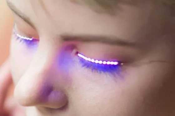 Cambia tu mirada con unas pequeñas pestañas LED. Video