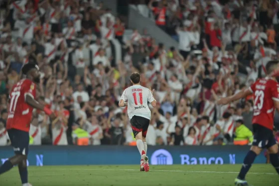 Con doblete de Colidio, River Venció a Independiente