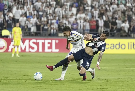 Boca perdió con Alianza Lima en Perú y definirá su clasificación en La Bombonera
