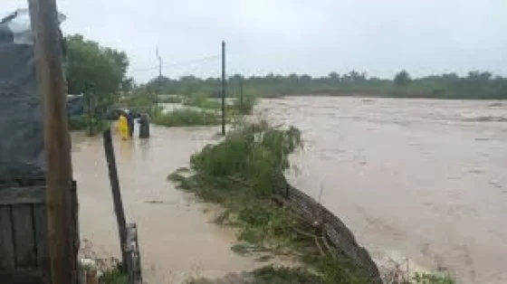 Asistieron a vecinos afectados por el temporal en San Lorenzo