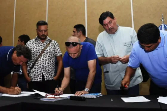 El Gobierno y gremios llegaron a un acuerdo salarial