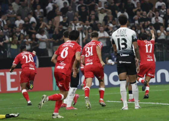 Huracán debutó con un gran triunfo ante Corinthians por 2 a 1