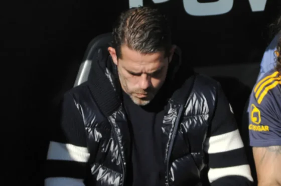 Riquelme echó a Gago y dejó de ser entrenador de Boca