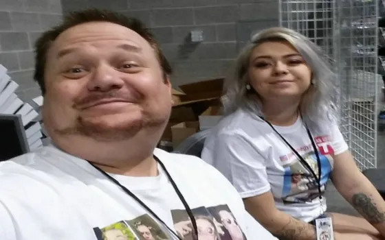 "Trolea" a su hija en Instagram, y tiene más seguidores que ella