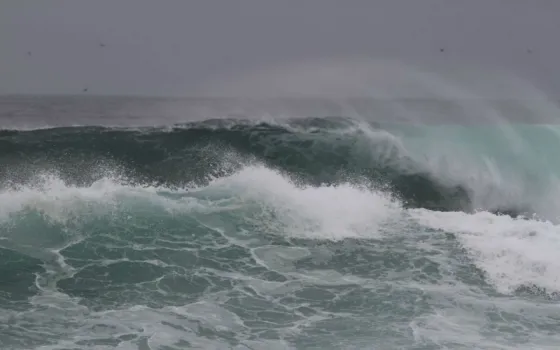 Advierten que las marejadas en Iquique son destructivas